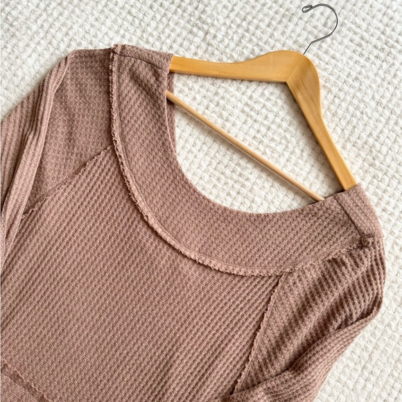 Llove • (M - XL) brown waffle open back oversized pocket long sleeve top - Picture 5 of 6